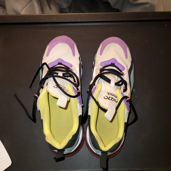 Nike Women's Air Max 270 - Picture 3 of 6